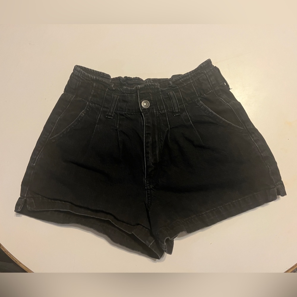 American Eagle Paperbag Shorts size 4 Black Denim High-Rise Pleated Women's